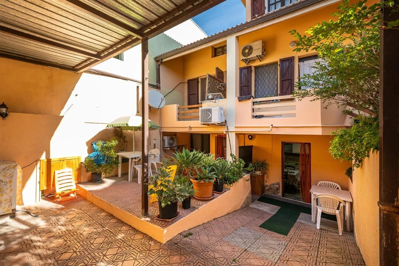 Villa Gianna - Appartamento Renato 콰르투 산텔레나 이탈리아